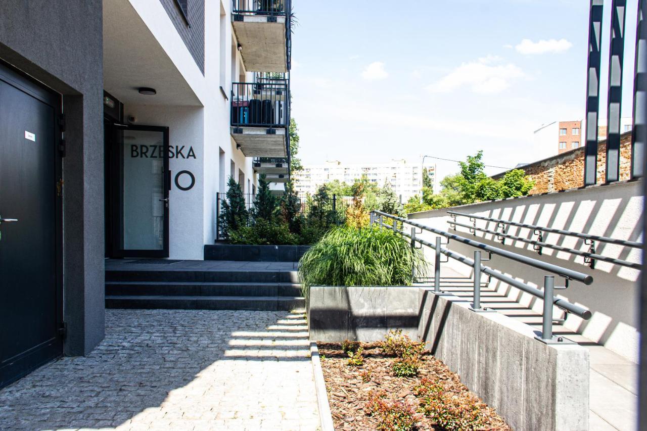Patio Praga Metro Apartment Varsavia Esterno foto
